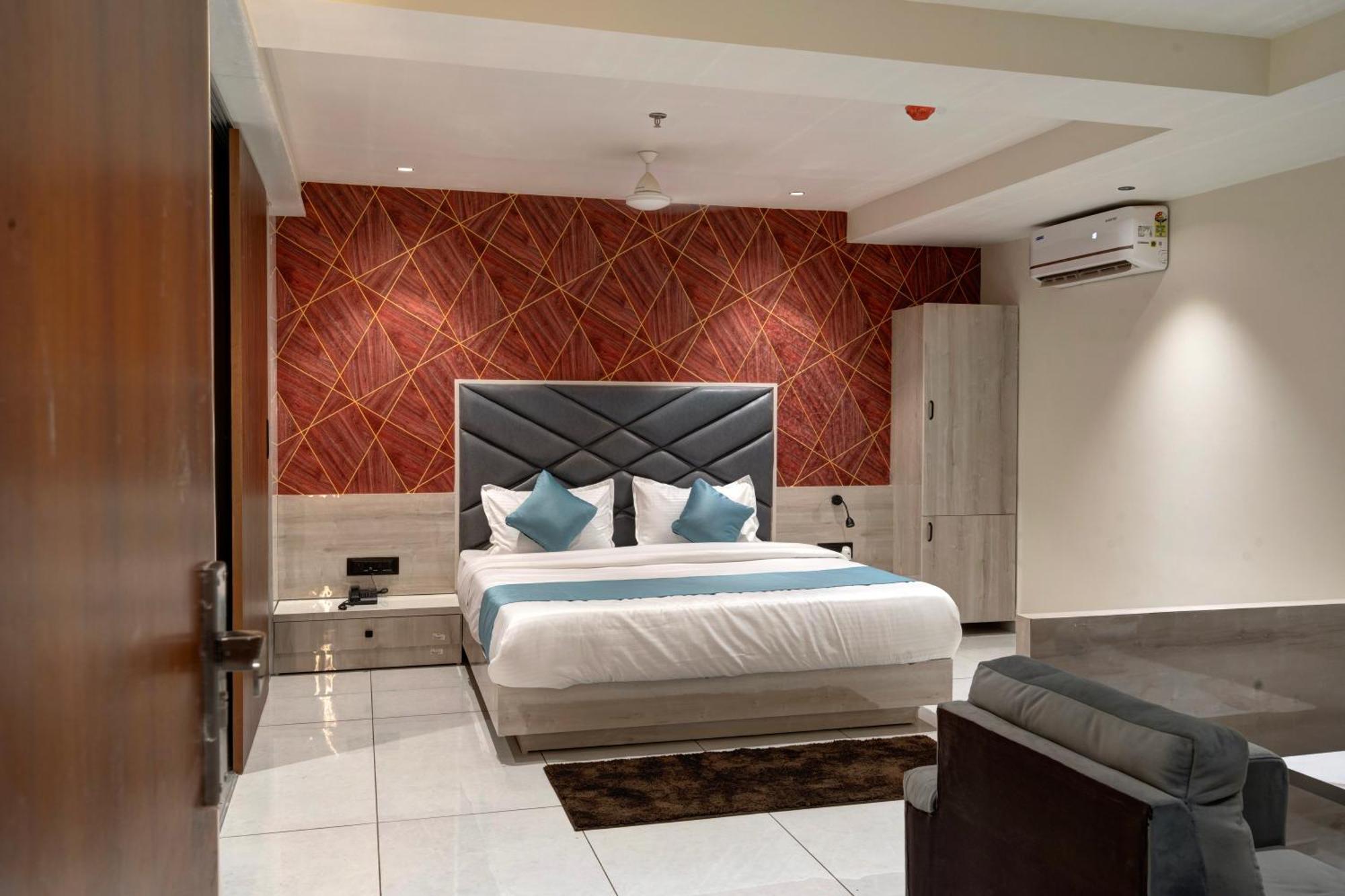 Hotel Shrimad Villa 甘地讷格尔 外观 照片