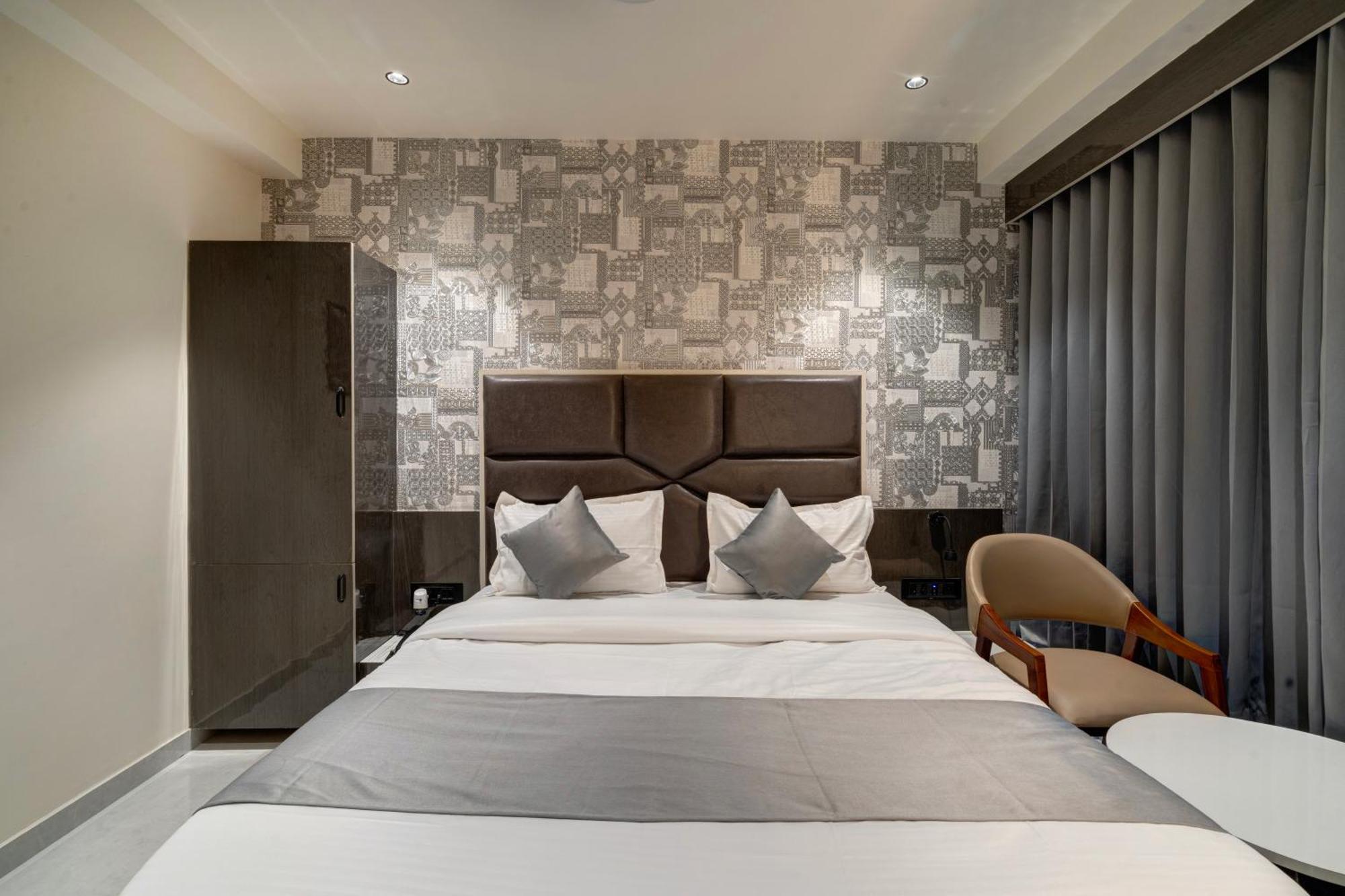 Hotel Shrimad Villa 甘地讷格尔 外观 照片