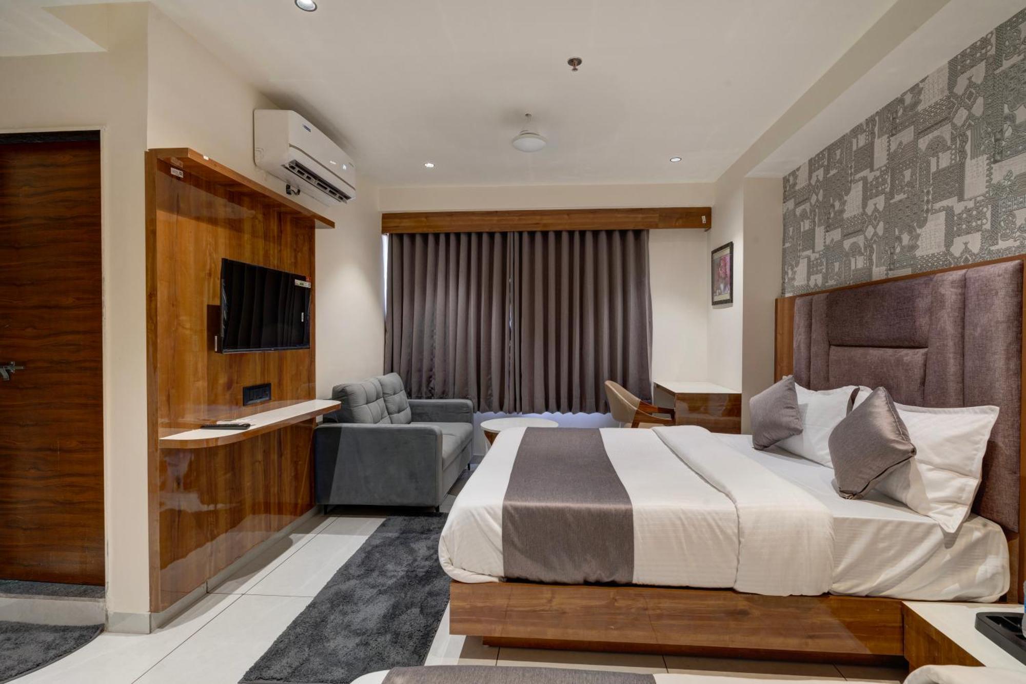 Hotel Shrimad Villa 甘地讷格尔 外观 照片
