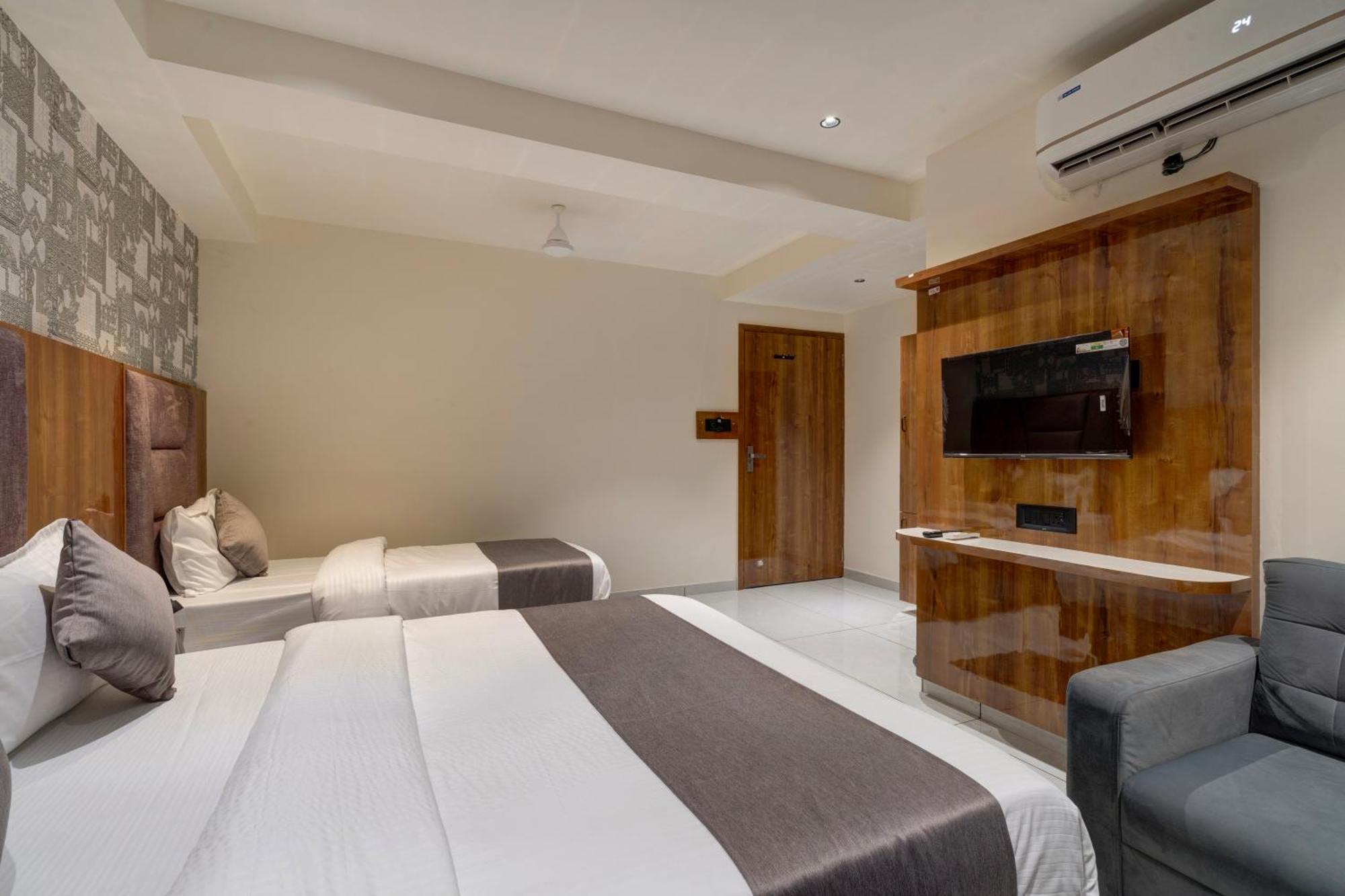 Hotel Shrimad Villa 甘地讷格尔 外观 照片