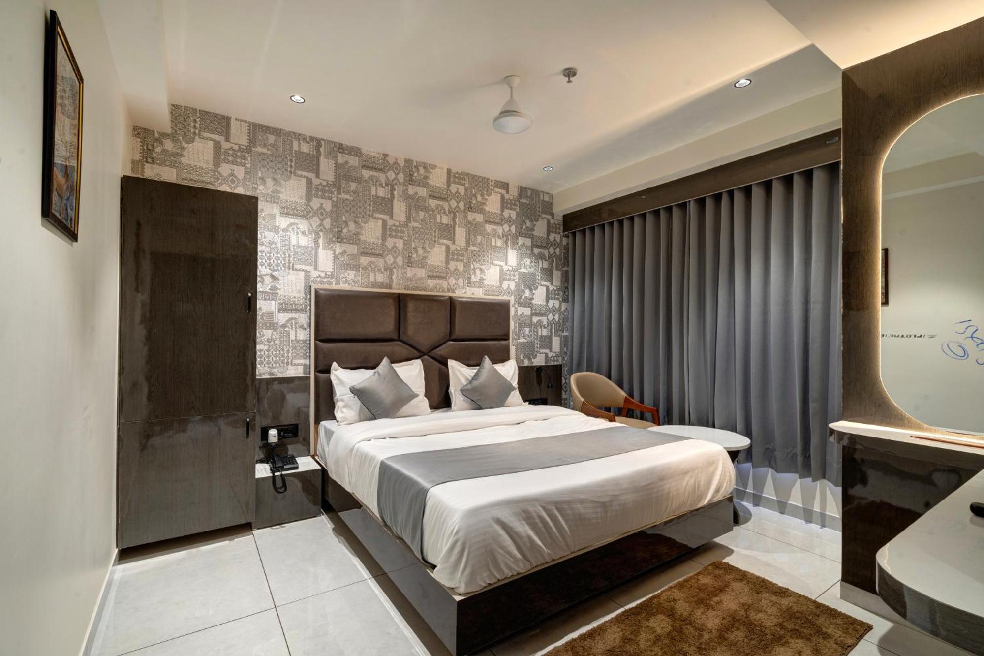 Hotel Shrimad Villa 甘地讷格尔 外观 照片