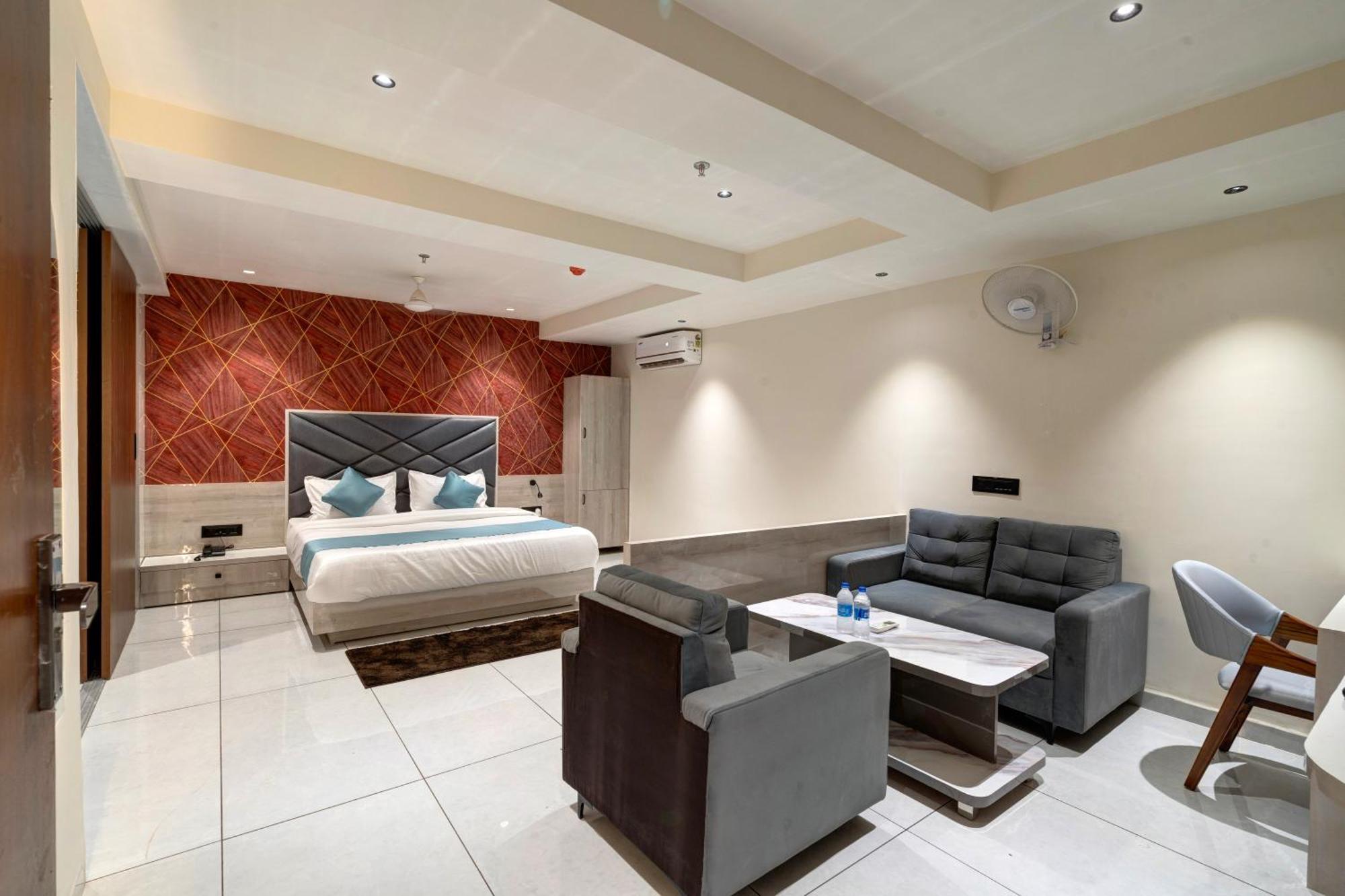 Hotel Shrimad Villa 甘地讷格尔 外观 照片