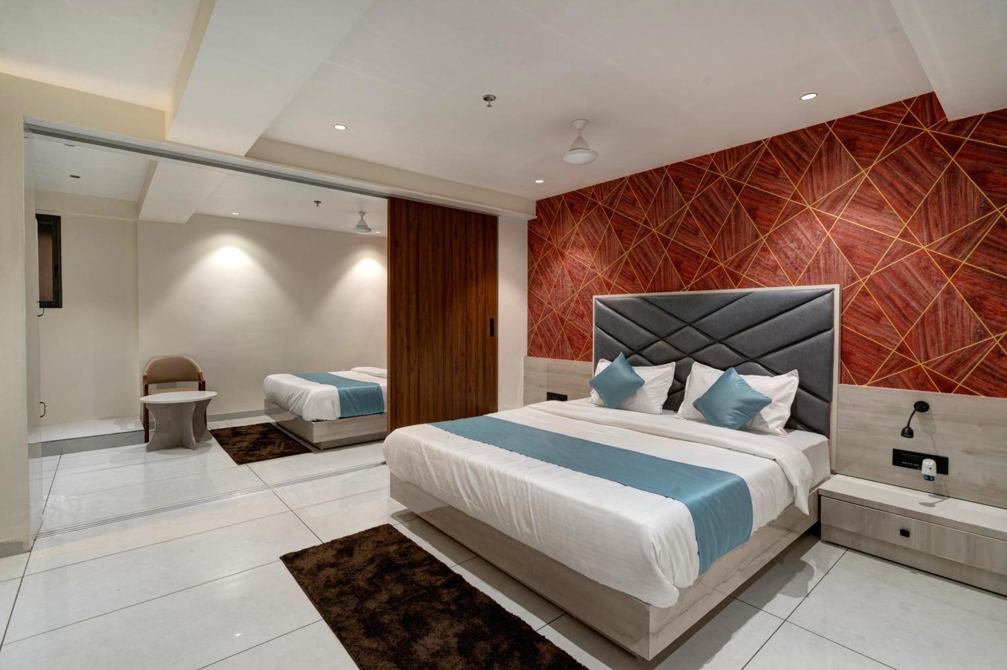 Hotel Shrimad Villa 甘地讷格尔 外观 照片