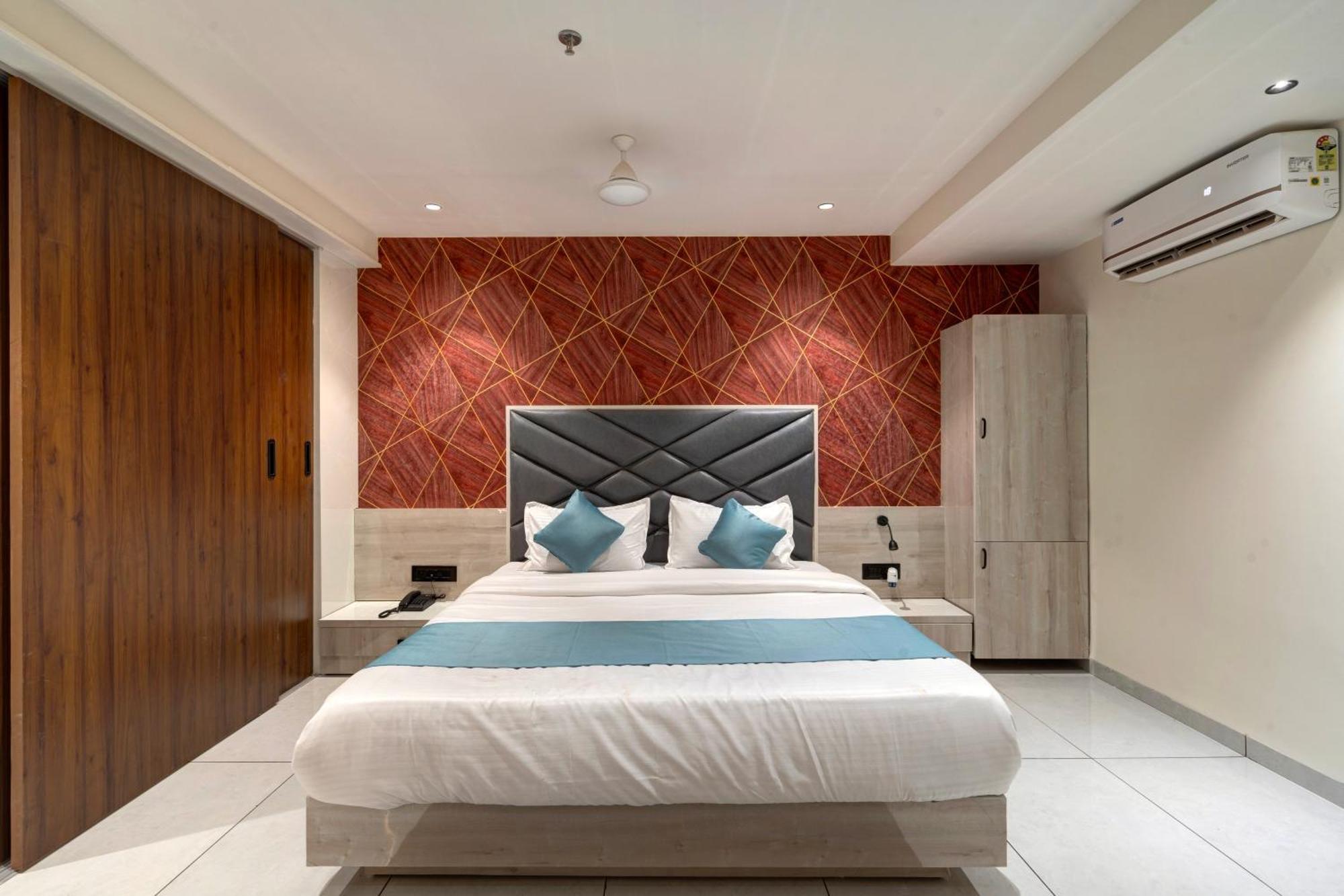 Hotel Shrimad Villa 甘地讷格尔 外观 照片