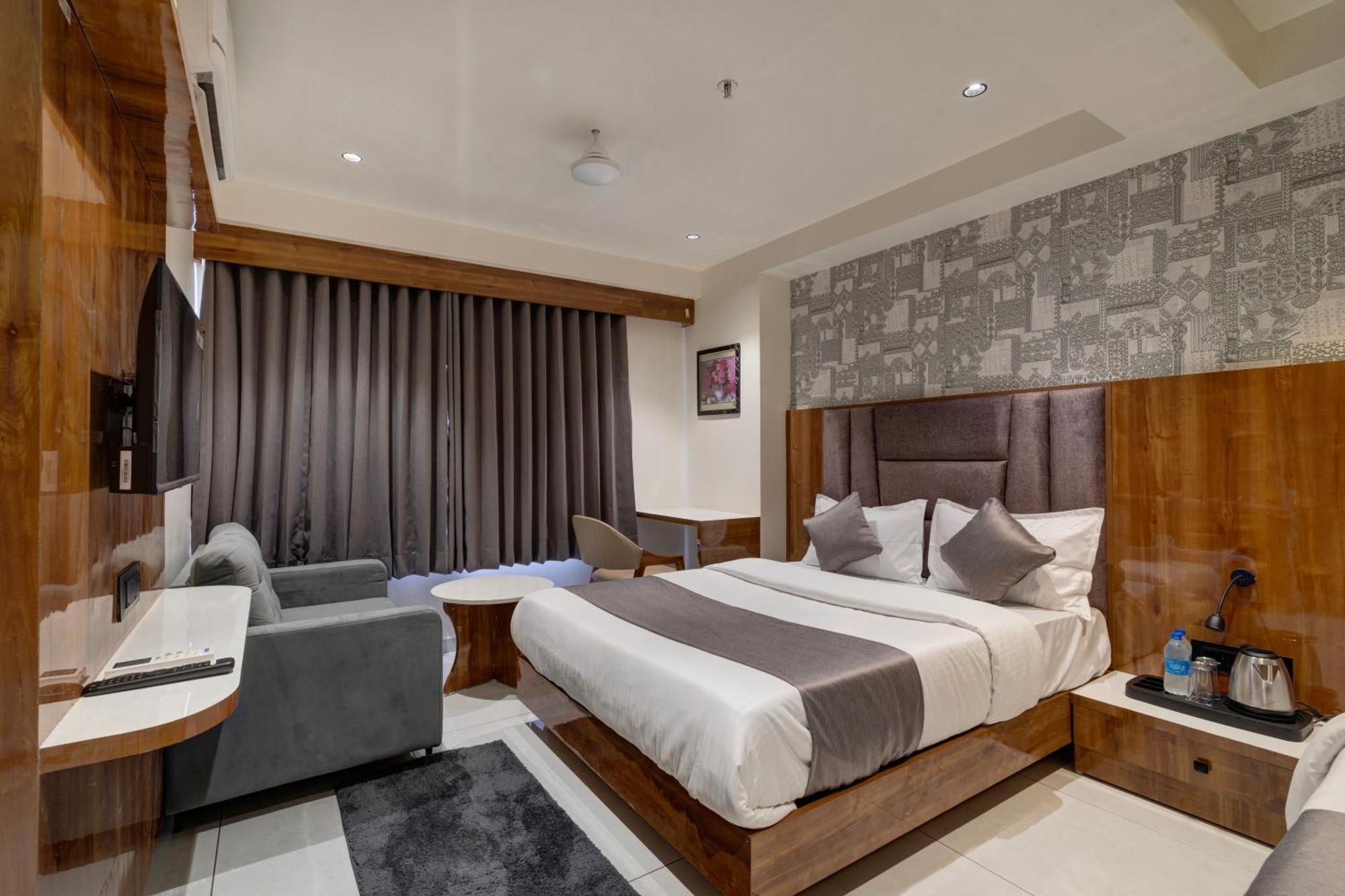 Hotel Shrimad Villa 甘地讷格尔 外观 照片